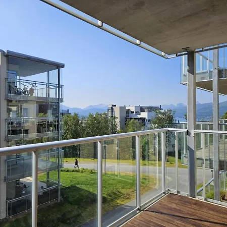 Sjarmerende Sentralt Pa Tromsoya