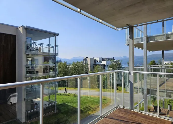 Sjarmerende Sentralt Pa Tromsoya